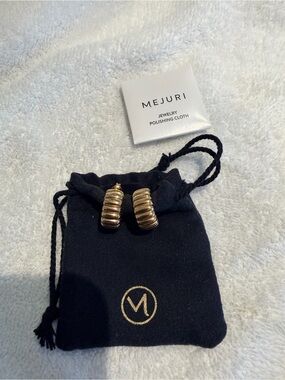 Mejuri Charlotte Gold Vermeil Scalloped Hoop Earrings
